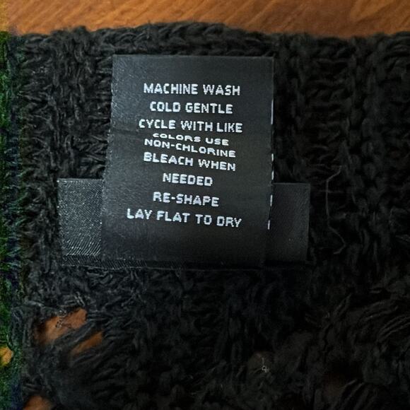 It’s Our Time Size M Black Open Weave Sweater Vest Boho Festival Y2K - Picture 5 of 8